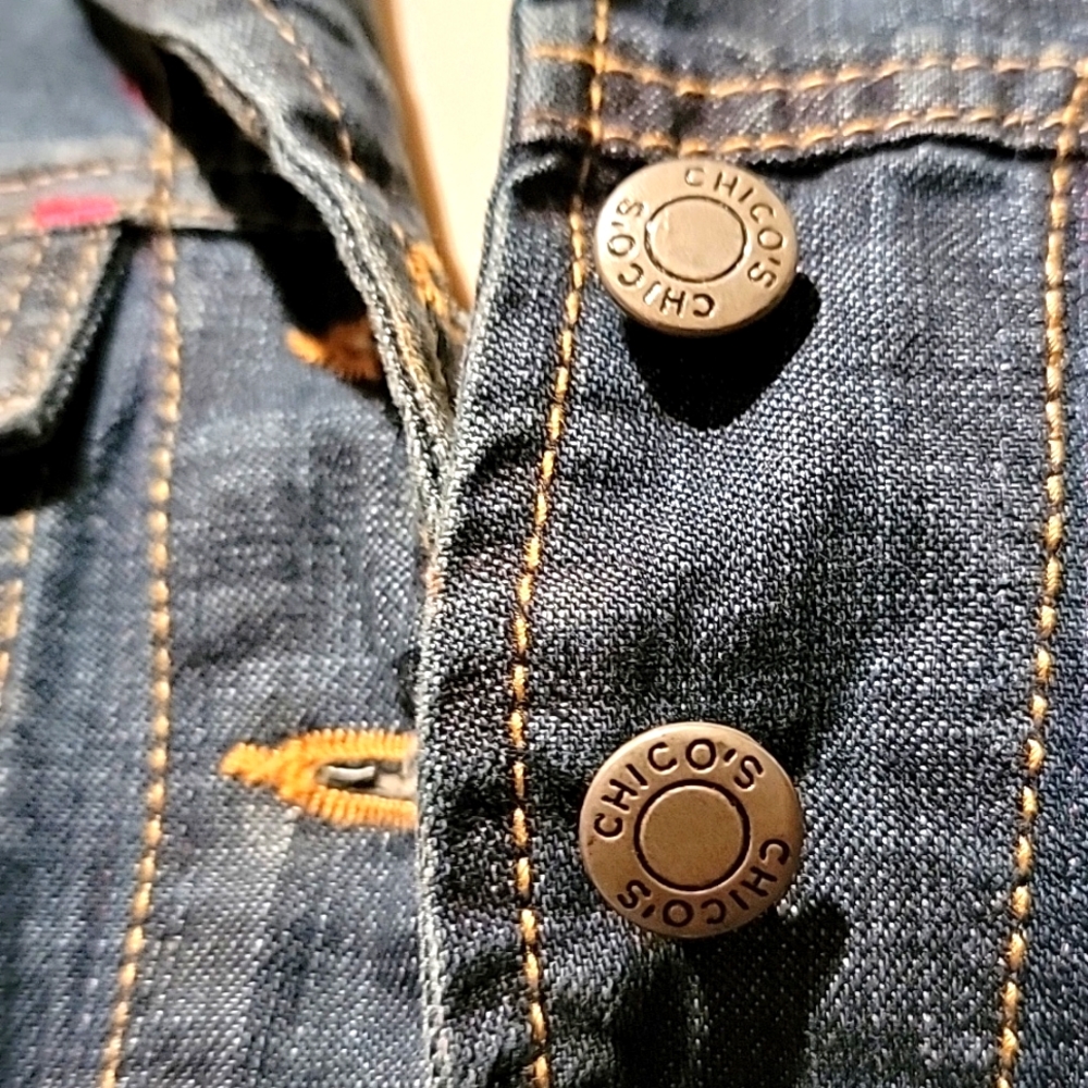 CHICO’S VINTAGE DENIM JACKET WITH THE AMERICAN FLAG ON THE BACK - Picture 11 of 14